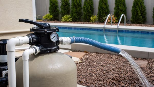 How to Backwash Pool Filter: Step-by-Step Sand and DE Filter Guide